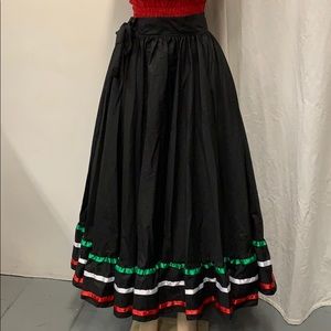 Beautiful folkloric Mexican skirt